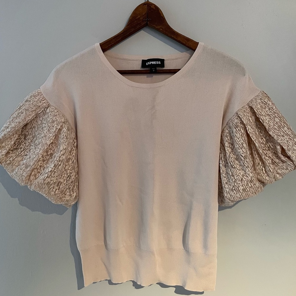 Express Women's Sweater in Cream and Tan